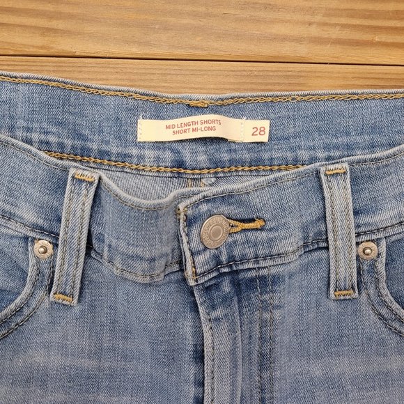 Levi's Jean Shorts & T-shirt Combo - Picture 3 of 6